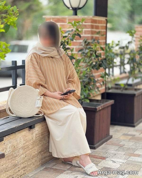 ایده تیپ با مانتو کرم در طرح زیبا