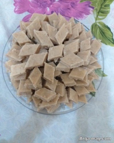 لوز گردو خانگی