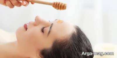 استفاده از عسل برای تمیز کردن آرایش در خانه