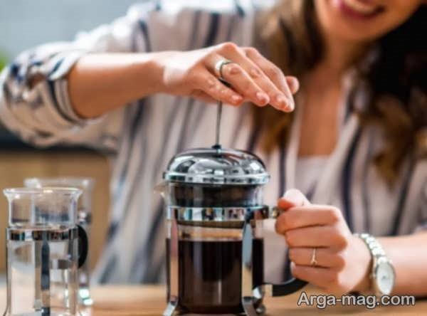 تهیه نوشیدنی با فرنچ پرس
