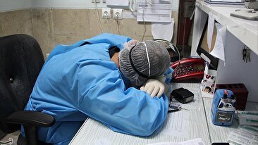 نظام سلامت در بحران: از مهاجرت تا «کاروشی» / پرستار گرسنه چگونه مراقبت کند؟ (فیلم)