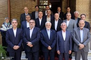 آیت‌الله خامنه‌ای مشتری طنزهای این کمدین بود/ ناسپاسی مجرمی که مورد رأفت نظام قرار گرفت!