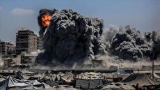 لحظه هدف قرار گرفتن اردوگاه پناهندگان البریج در مرکز نوار غزه (فیلم)