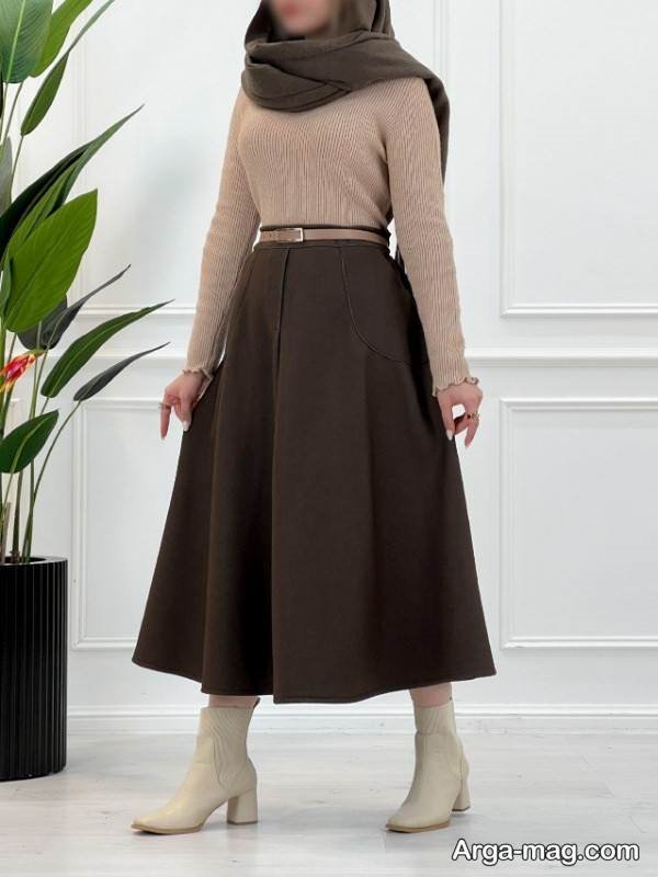 استایل با دامن قهوه ای در طرح زیبا