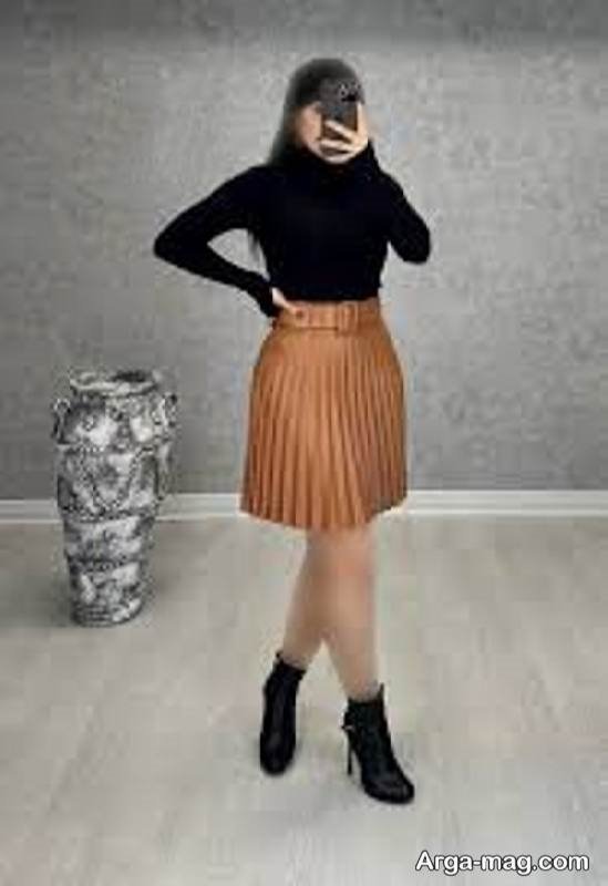 تیپ متفاوت با دامن قهوه ای