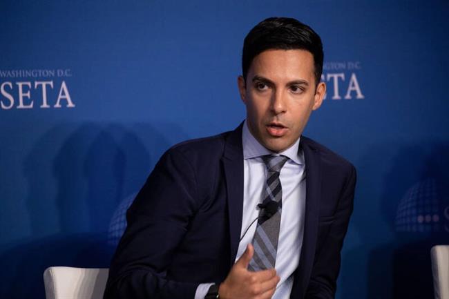 مخالفان «تسلیم» در زمین اسراییل بازی می کنند!/ وقتی عامل اطلاعاتی-دیپلماتیک "سیا" سرخط تبلیغاتی تعیین می کند +عکس و فیلم