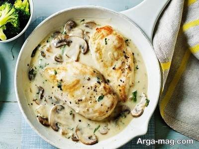 طرز تهیه خوراک مرغ فرانسوی؛ آموزش نسخه اورجینال سرآشپزهای پاریسی