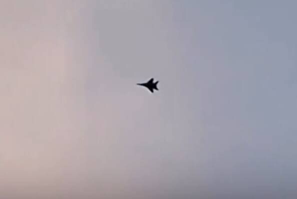 ارتش تأیید کرد؛ عبور جنگنده از آسمان تهران