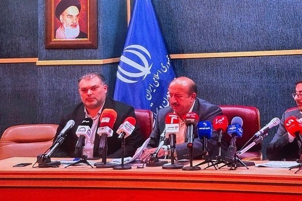 فرافکنی وزارت صمت درباره خام فروشی/ چوب حراج بر منابع ملی با توجیه کم عیاری؟