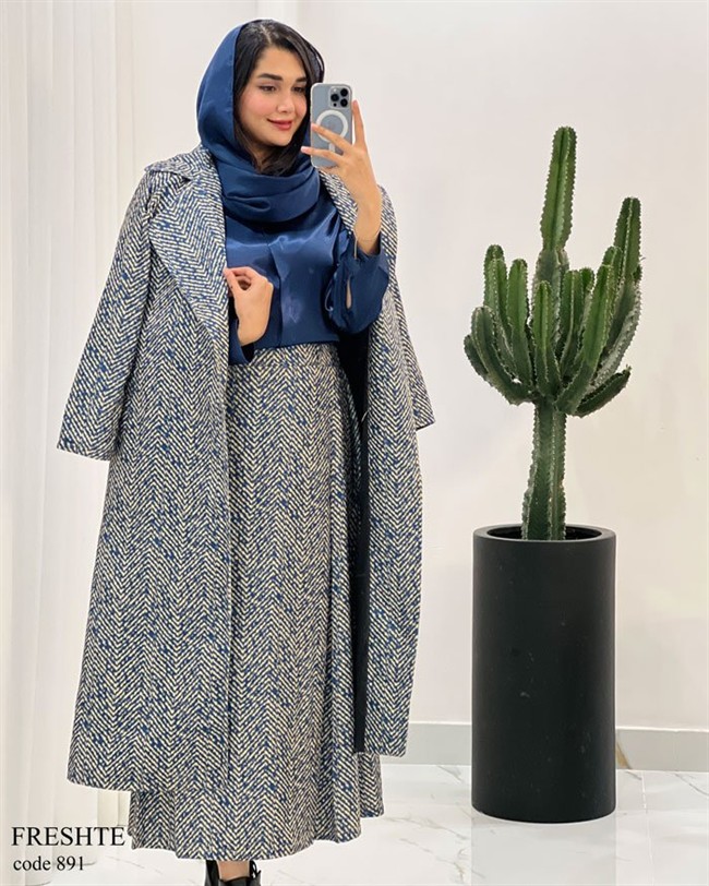 استایل با پالتو و دامن