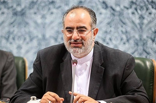 اظهارات مهم آشنا درباره فیلترینگ و خط سفید/ به اسم بالن پارازیت انداز می‌خواستند مجوز شنود بگیرند/ تصمیم گیران در جهان مجازی زندگی می کنند