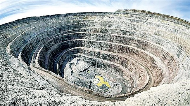 اجرای بیش از 640 پروژه زمین‌شناسی و اکتشافی در کشور