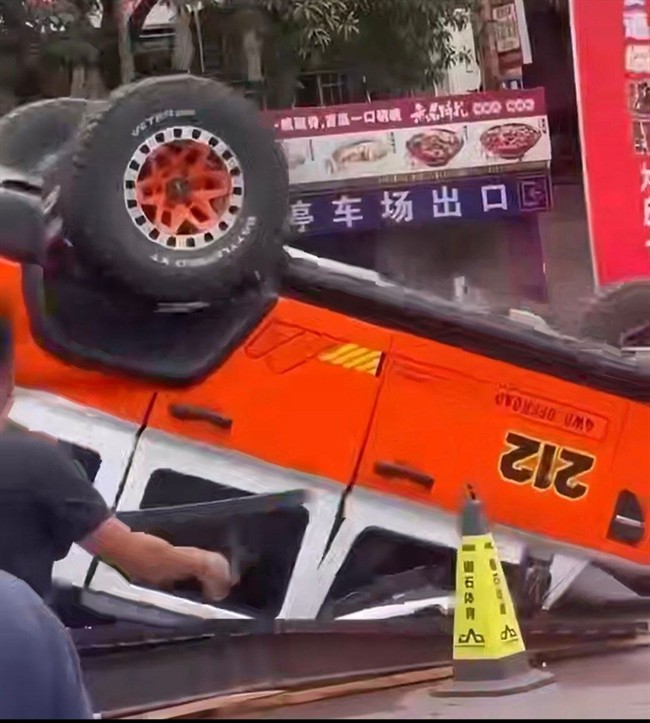 BAW 212؛ آفرودری با وعدههای بزرگ / ایلیا موتور سازه را اصلاح کرده یا همین ستون کاغذی روی نسخه های ایران است ؟ BAW 212؛ آفرودری با وعدههای بزرگ / ایلیا موتور سازه را اصلاح کرده یا همین ستون کاغذی روی نسخه های ایران است ؟