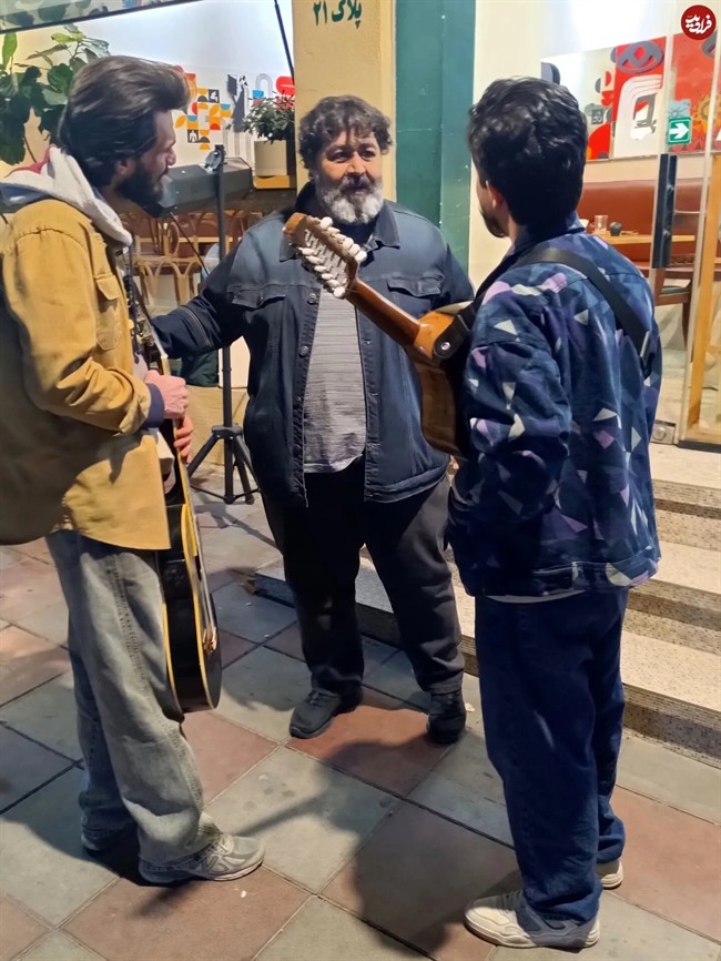 rollcafe.ir_1765194278_3783046255216446730_64039135180