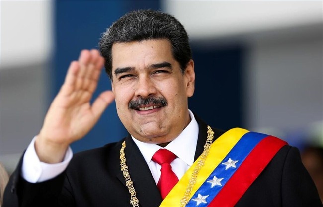 حضور مادورو در جشن تولد خودش با چفیه فلسطینی+ فیلم