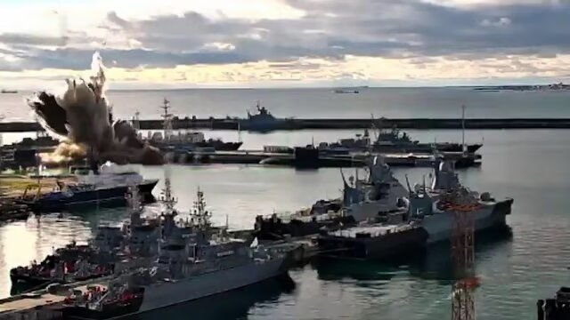 حمله اوکراین به یک زیردریایی روسیه