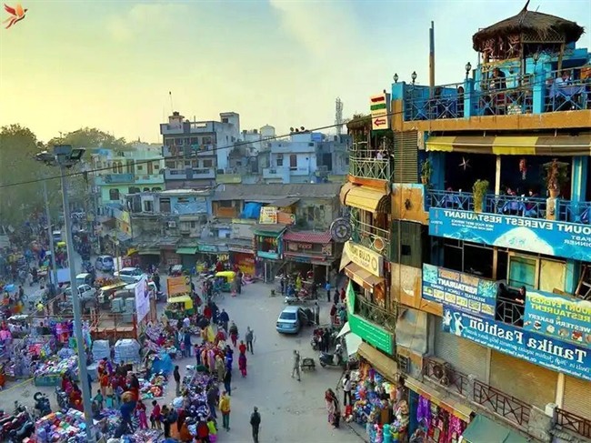 تصویری تامل برانگیز از دهلی‌‌نو/ جنوب اتوبان چمران در تهران نیز همین وضعیت را دارد!+ عکس