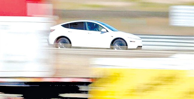 تعلیق فروش تسلا در کالیفرنیا  متوقف شد