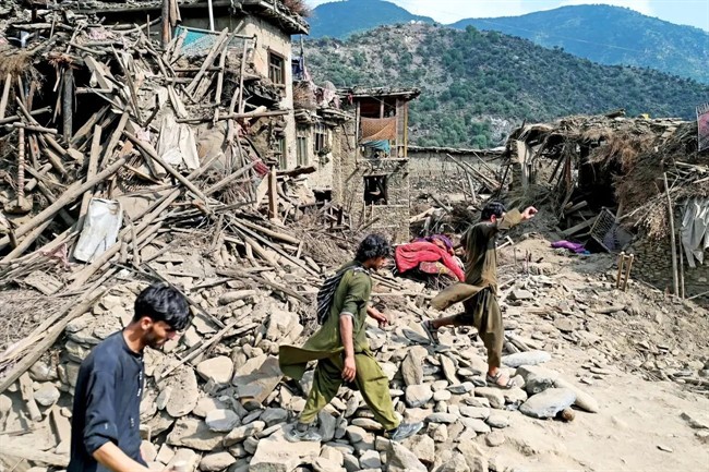 راور کرمان لرزید