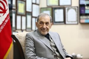 حمله به قالیباف به جرم کارآمدی!/ وزیر ناکارآمدی که باید برود اما نمی‌رود