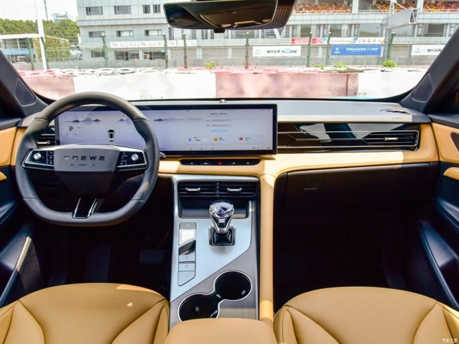 رووی eRX5 هیبرید؛ وقتی یک کراساوور چینی خوب است ، اما بینقص نیست رووی eRX5 هیبرید؛ وقتی یک کراساوور چینی خوب است ، اما بینقص نیست