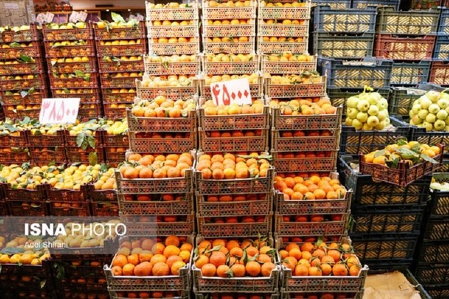 قیمتها در بازار میوه شب یلدا