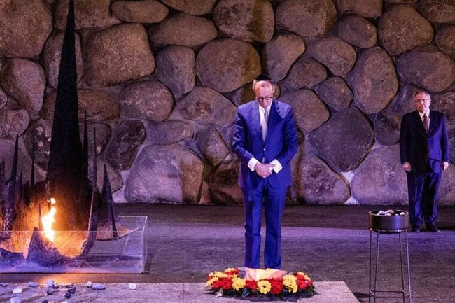 نقش پیوند ارگانیک اپستین و موساد در هدایت «سیاست» غربی/ وقتی قاچاق دختران نوجوان و صادرات نظامی اسراییل در هم می آمیزد +تصاویر