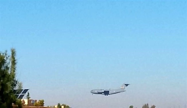 فرود پنج فروند هواپیمای  آمریکا در سوریه/ این هواپیماها حامل چه چیزی بودند؟