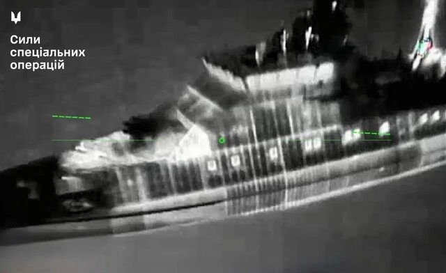 یک کشتی و سکوی نفتی روسیه در دریای خزر هدف قرار گرفت/ پای اوکراین در میان است؟