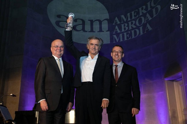 اهدای جایزه آمریکایی به صدای تروریست‌ها