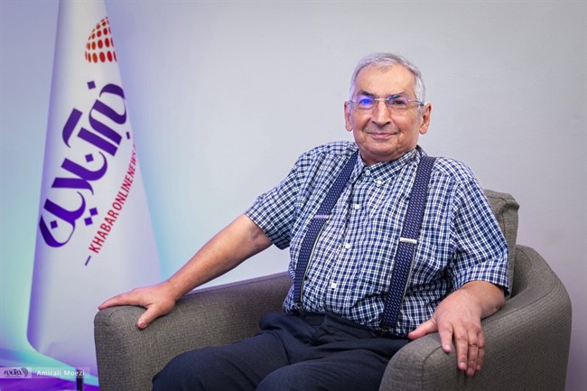 از مستضعف‌پروری تا فروپاشی طبقه متوسط/ وقتی ثروت ننگ و فقر ابزار نمایش سیاسی شد/ زیباکلام: طبقه متوسط هنوز هم پشت جریان میانه‌رو است