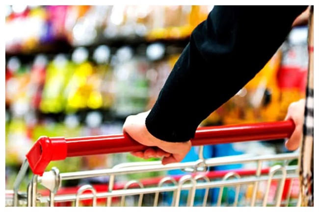 3 تصمیم اقتصادی دولت زیر ذره‌بین/ تصمیمات خلق‌الساعه بر تولیدکنندگان و مصرف‌کنندگان فشار وارد می‌کند