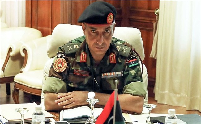 سقوط هواپیمای حامل فرمانده ارتش لیبی/ 4 نفر دیگر در هواپیما بودند