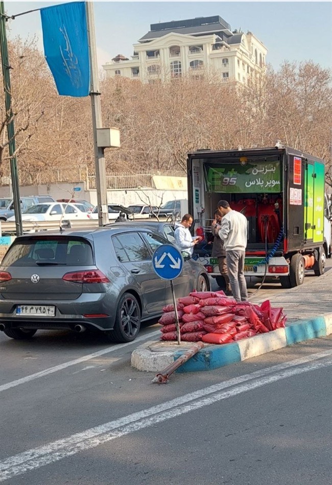 اولین تصویر از فروش بنزین سوپروارداتی در خیابان&zwnj;های تهران