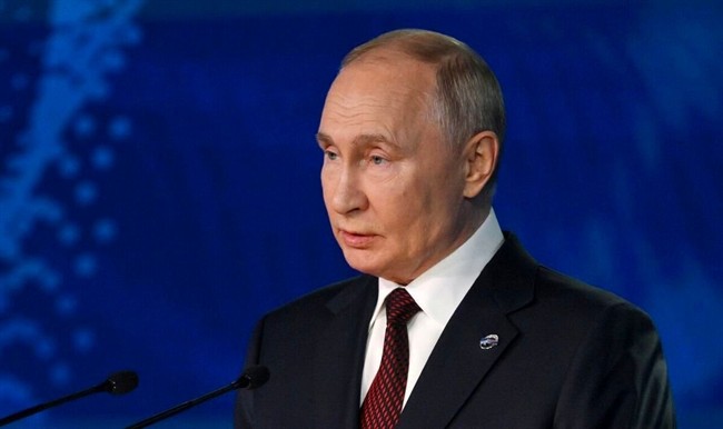 اسناد تازه از گفت و گوی بوش و پوتین درباره ایران/ پوتین: تهران بی‌شک در پی سلاح هسته‌ای است
