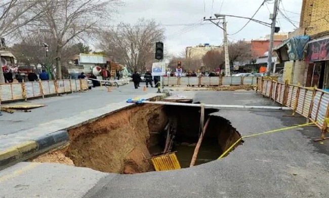 زلزله بم، دو دهه بعد: 30درصد جمعیت ایران در بناهای ناایمن زندگی می‌کنند/ هشدار استاد زلزله‌شناسی: انبوه‌سازی ارزان ریسک تازه شهرهای ایران