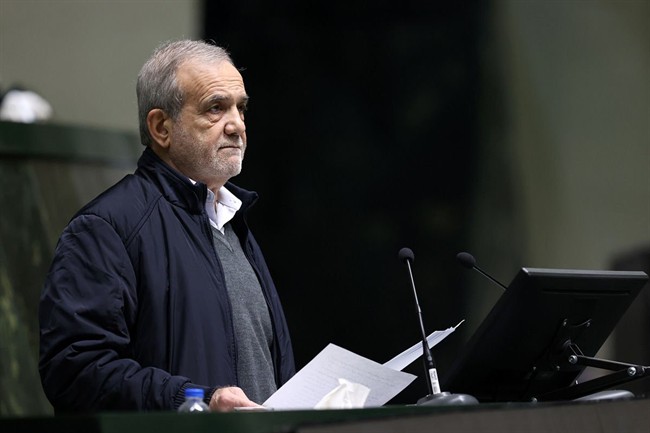 دفاع پزشکیان از لایحه بودجه در مجلس