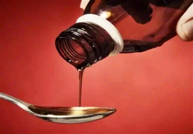 شربت تریاک کمیاب شد /  از هر 100 بیمار فقط به 20 نفر شربت تریاک می‌رسد