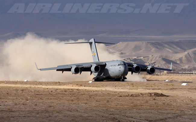 استقرار ناوگان هوایی نظامی آمریکا در بریتانیا/ آنها به شدت مسلح هستند