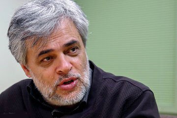 پافشاری تندروها برای تداوم قطعی اینترنت / محمد مهاجری: مشکلات اقتصادی کشور ، راه حل سیاسی و دیپلماتیک دارد