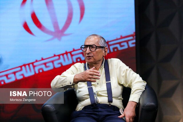 زیباکلام: مذاکرات روز جمعه به نتایجی خواهد رسید/ هیچ دلیلی وجود ندارد که ایران و آمریکا وارد جنگ شوند