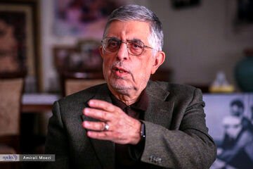 انتقاد تند کرباسچی از دستور پزشکیان درباره مذاکره ایران و آمریکا