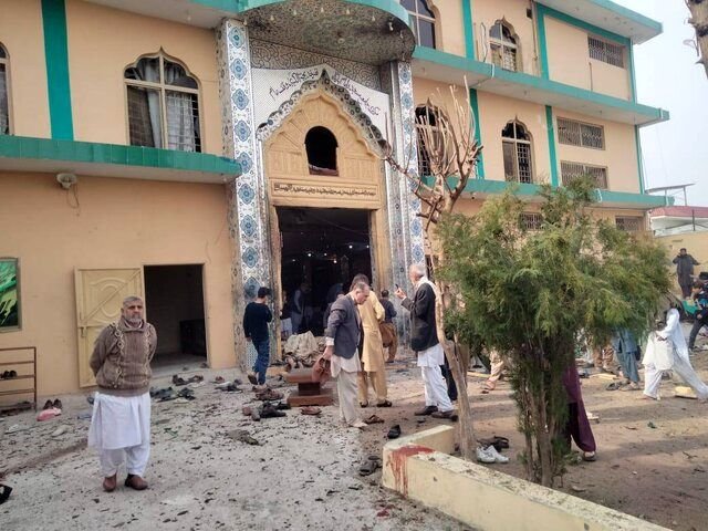 انفجار خونین در یک مسجد در پاکستان/ 80 نفر کشته و زخمی شدند