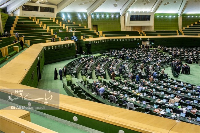 برگزاری نشست غیرعلنی مجلس با حضور سرلشکر موسوی و عراقچی