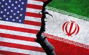 می‌جنگیم، مذاکره می‌کنیم، برای ایران/ مشکل اصلی اقتصاد کشور به روایت لاریجانی