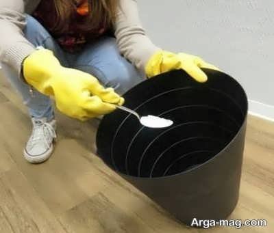 استفاده از جوش شیرین برای تمیز کردن سطل آشغال 