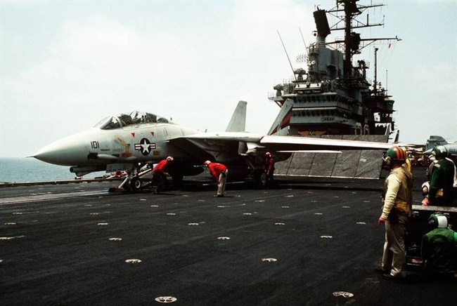 پشت پرده تهدید نظامی آمریکا علیه ایران: عملیات روانی یا واقعیت؟/ پنتاگون در محاصره بحران: پایان افسانه‌ی بسیج ضربتی ارتش آمریکا +عکس