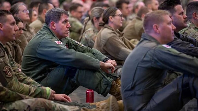 پشت پرده تهدید نظامی آمریکا علیه ایران: عملیات روانی یا واقعیت؟/ پنتاگون در محاصره بحران: پایان افسانه‌ی بسیج ضربتی ارتش آمریکا +عکس