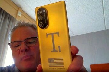 اولین تصاویر از گوشی اختصاصی ترامپ!/ این گوشی ساخت کدام کشور است؟