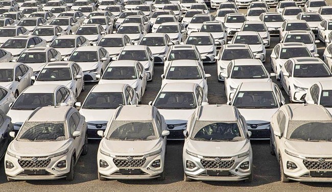 خرید خودروهای وارداتی با «روبات  و  رانت»